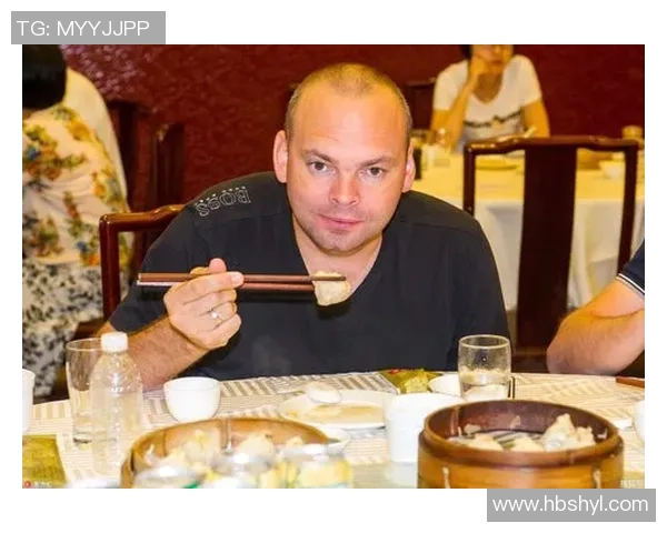 足球球星用筷子吃饭的另类风采与文化碰撞揭秘